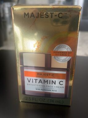 Majest-C Vitamin C Brightening Face Cream - Orange/Gold